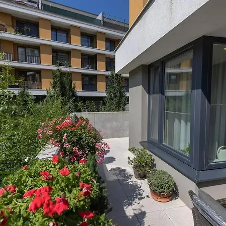 Comfy And Stylish With Terrace Near Center Apartamento Bratislava
