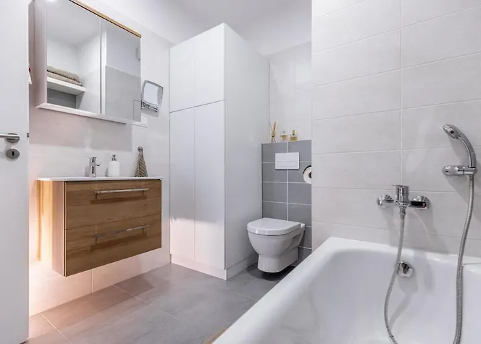 Comfy And Stylish With Terrace Near Center Appartement *