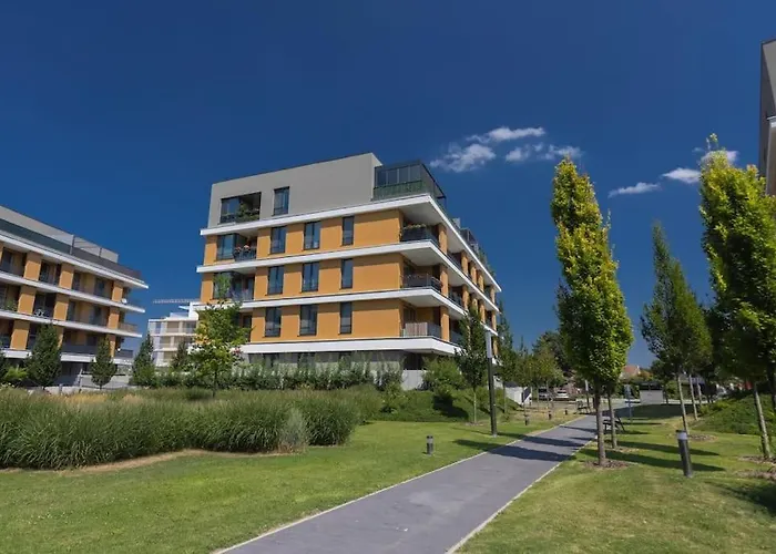 Comfy And Stylish With Terrace Near Center Appartement Bratislava