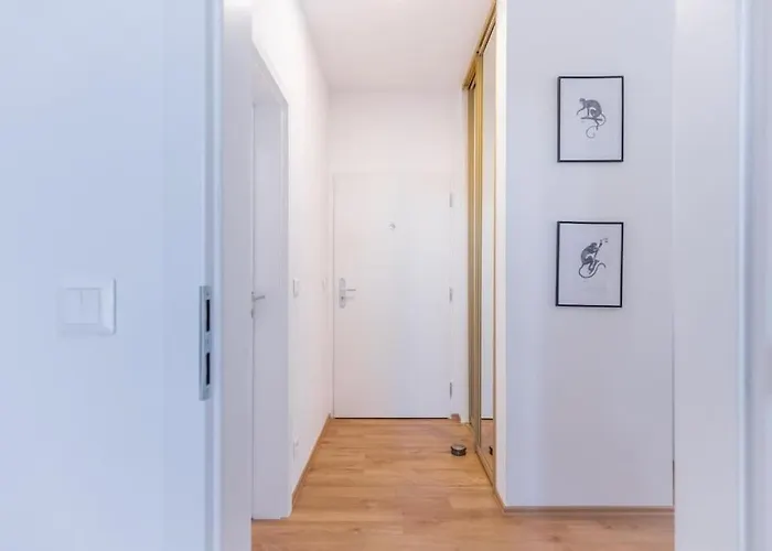 Comfy And Stylish With Terrace Near Center Lejlighed *